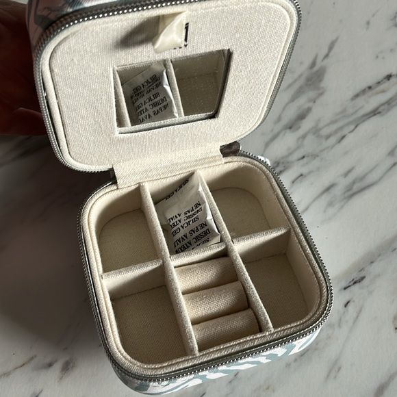 Milly jewelry travel case - Picture 2 of 3